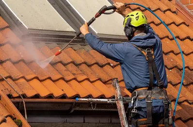 Démoussage et hydrofuge de toiture à Sames